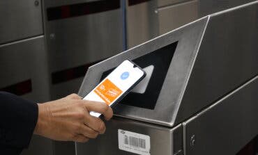 Madrid lanza una prueba piloto para llevar el Abono Transporte en el móvil: así puedes conseguirlo
