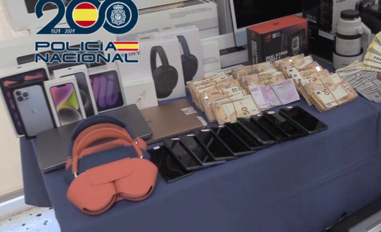 Siete detenidos en Madrid y Valencia por estafar 300.000 euros a Amazon con falsas devoluciones