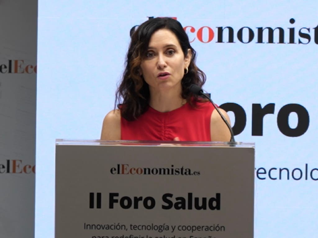 Ayuso anuncia 280 euros extra al mes para enfermeras de centros de difícil cobertura