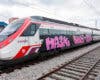 Condenan a dos grafiteros a 8 meses de prisión y a pagar 28.000 euros por pintar un tren de Cercanías