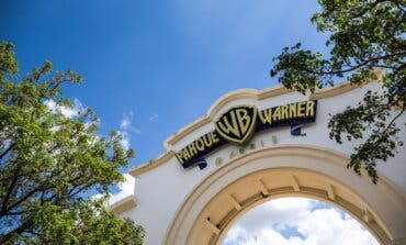 FACUA denuncia a la Warner y otros parques por impedir la entrada con comida y bebida