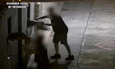 Torres de la Alameda condena el ataque con lejía a una familia vulnerable