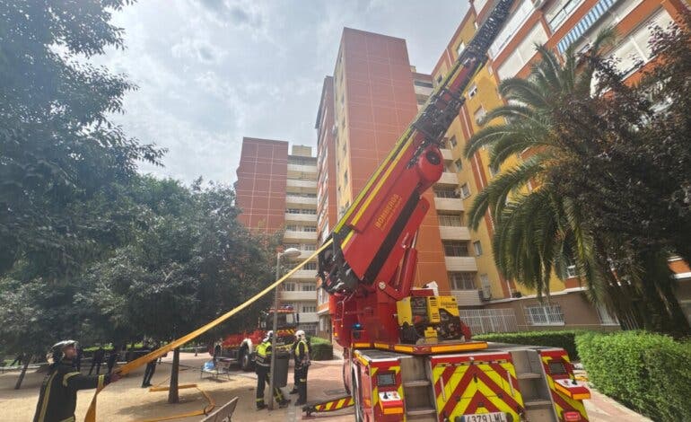 Cuatro personas atendidas en el incendio de un piso en Fuenlabrada