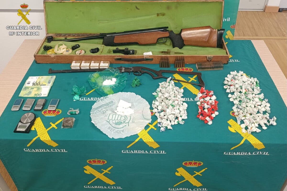 Desmantelado un punto de venta de cocaína en Villanueva de la Torre con dos detenidos