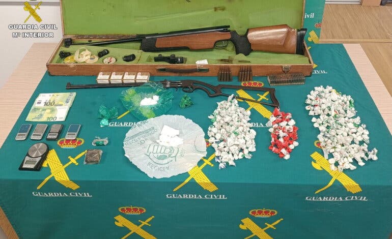 Desmantelado un punto de venta de cocaína en Villanueva de la Torre con dos detenidos