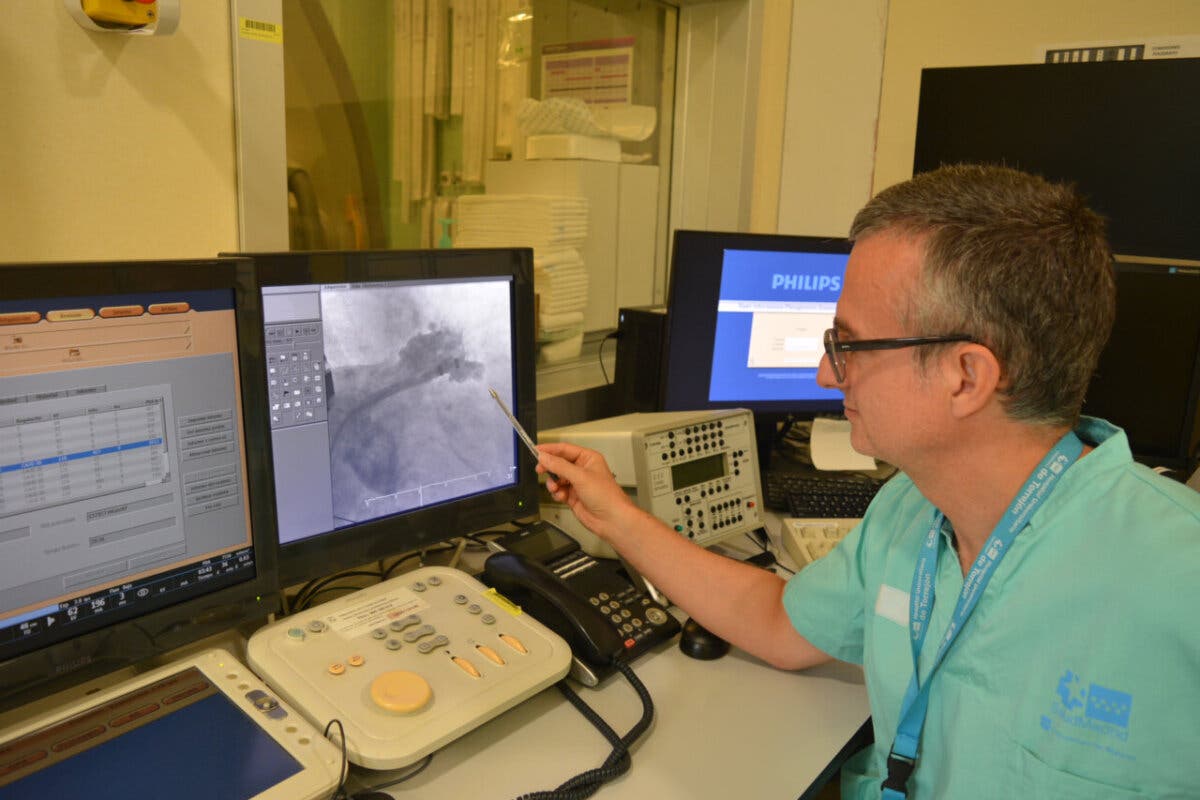 El Hospital de Torrejón realiza por primera vez una innovadora intervención cardiaca combinada