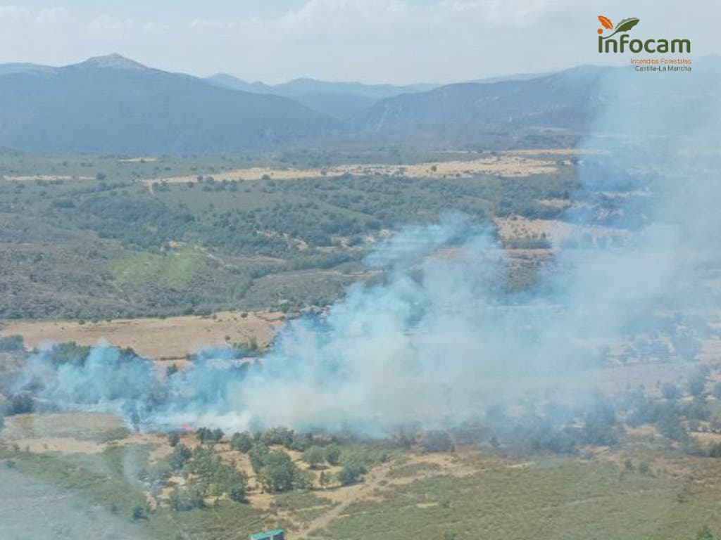 Controlado un incendio forestal en Campillo de Ranas (Guadalajara) tras movilizar 17 medios y 70 efectivos