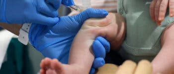 La Comunidad de Madrid abre este lunes la cita previa para vacunar a bebés contra la bronquiolitis