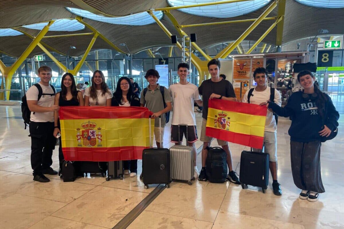 Seis estudiantes de Madrid ganan en la NASA la final mundial del mayor reto de diseño aeroespacial
