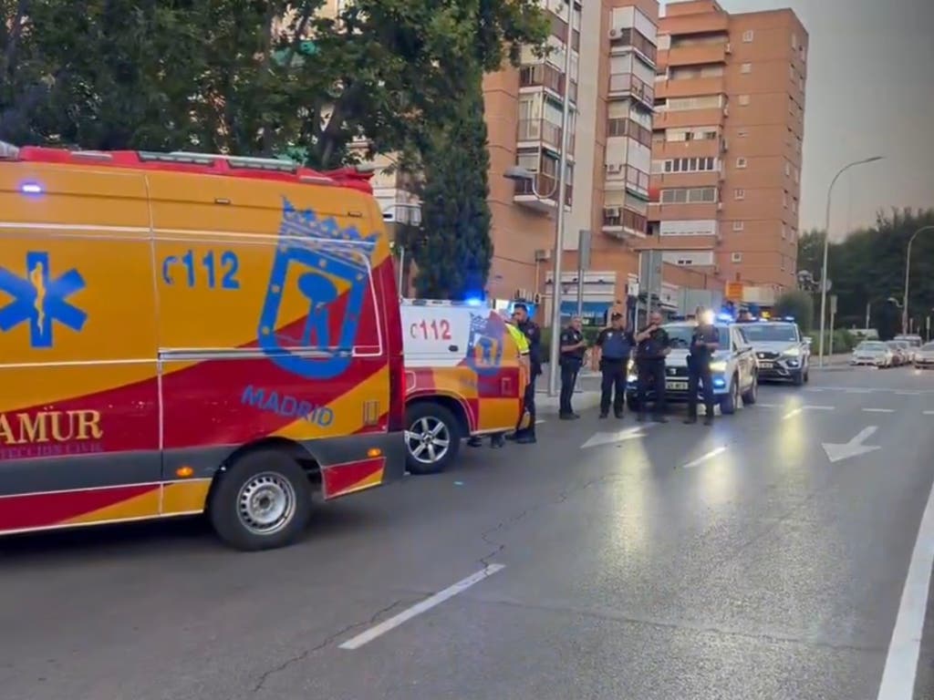 Herida grave una mujer de 71 años atropellada por una moto en Moratalaz