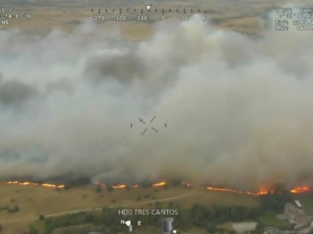 Un incendio en Tres Cantos obliga a activar el nivel 2 y el humo y la ceniza llegan a varias zonas de Madrid