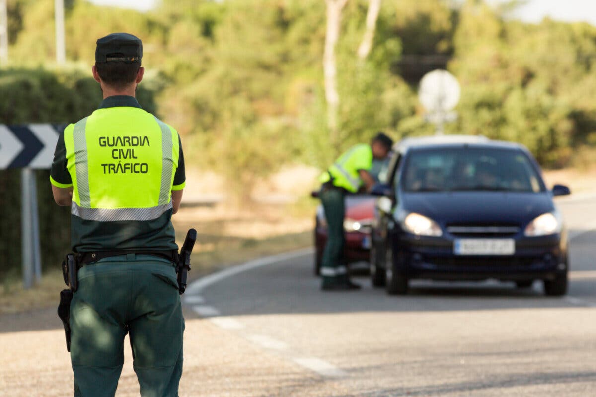 Retenciones desde esta tarde: la DGT prevé 7 millones de desplazamientos y despliega radares y drones en el puente de agosto