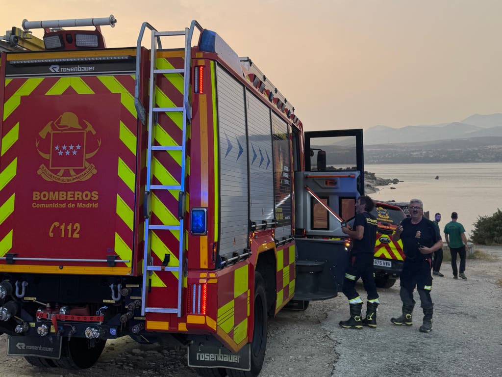 Rescatadas 19 personas tras volcar varios kayaks en el embalse de El Atazar