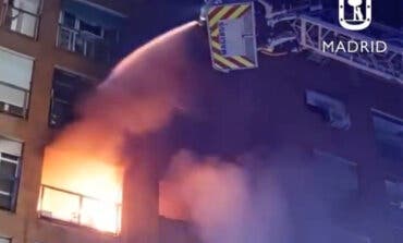 Cinco personas atendidas por inhalación de humo en el incendio de una vivienda en Madrid