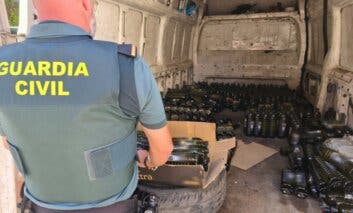 Dos detenidos tras robar 511 botellas de aceite de oliva en la A-2