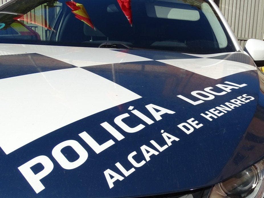 Cuatro magrebíes detenidos en Alcalá de Henares por un robo con violencia en la Plaza de Cervantes
