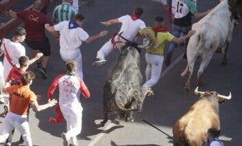 Un herido por asta de toro en el quinto encierro de San Sebastián de los Reyes