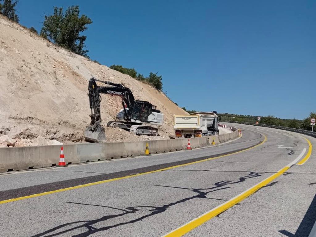 La Comunidad de Madrid repara en Villar del Olmo y Santorcaz dos carreteras dañadas por las borrascas de marzo