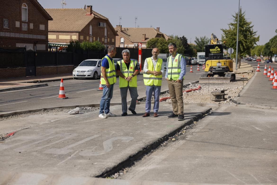 Meco renueva el asfalto en Ciudad de la Luz con 1,7 millones del PIR