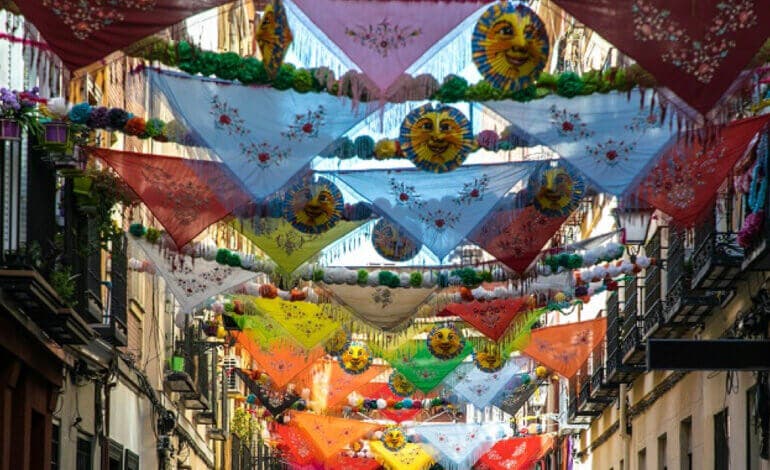 Conciertos, limonada y chotis: arrancan en Madrid las fiestas de San Cayetano, San Lorenzo y la Paloma