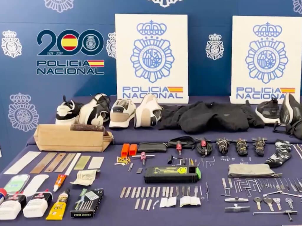 Detenidos en Madrid dos georgianos por 30 robos en viviendas usando llaves maestras