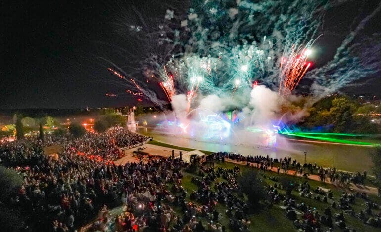 Los Guachis y un gran espectáculo aéreo este fin de semana en el Parque Europa de Torrejón por su 15 aniversario