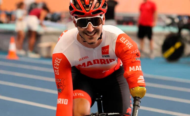 Nuevo triunfo para Christian Silva, el ciclista de Torrejón con un solo brazo