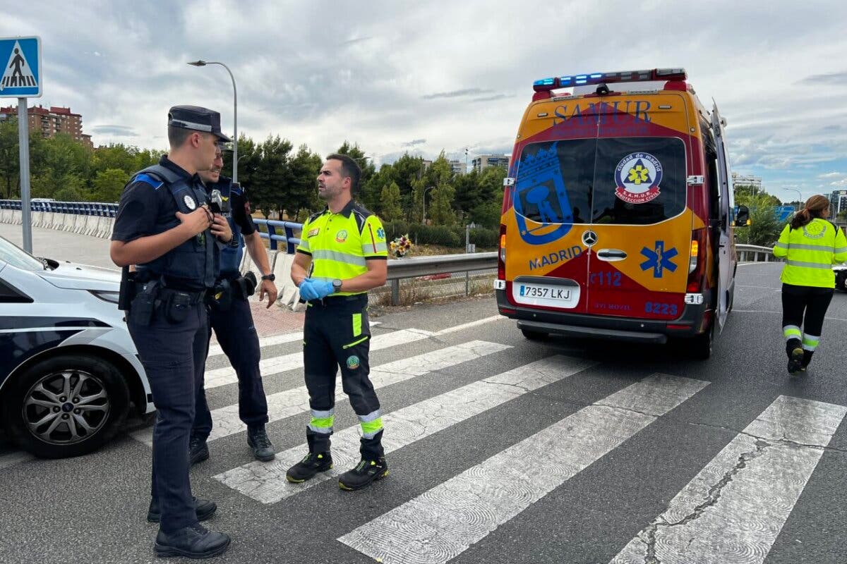 Muere un motorista arrollado por un camión en Hortaleza