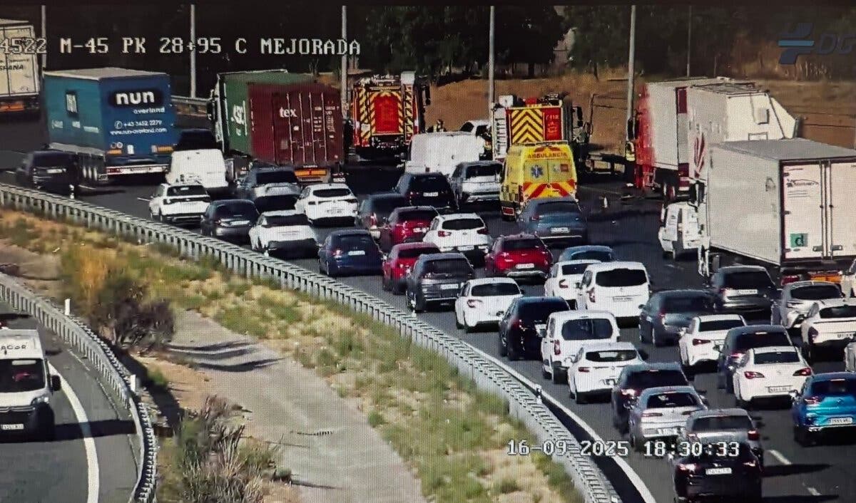 Varios vehículos implicados en un accidente en la M-45 en San Fernando de Henares