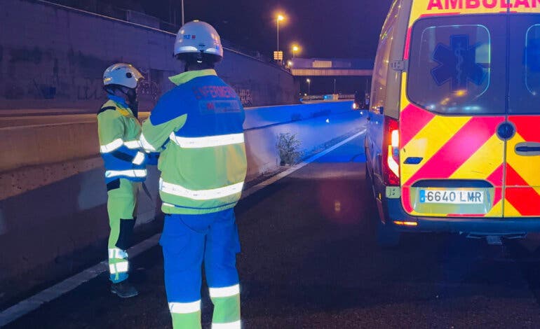Muere un motorista de 51 años tras chocar contra la mediana en la A-6 en Collado Villalba