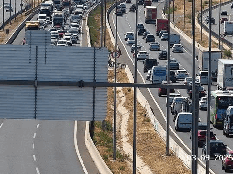 Un accidente en la A-2 en Torrejón provoca hasta 6 kilómetros de retenciones