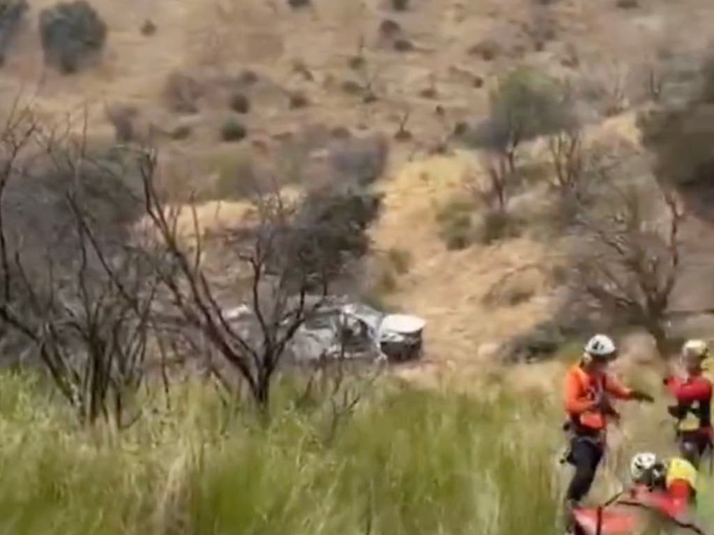 Muere un joven de 27 años al caer un vehículo por un terraplén en Valdepeñas de la Sierra (Guadalajara)