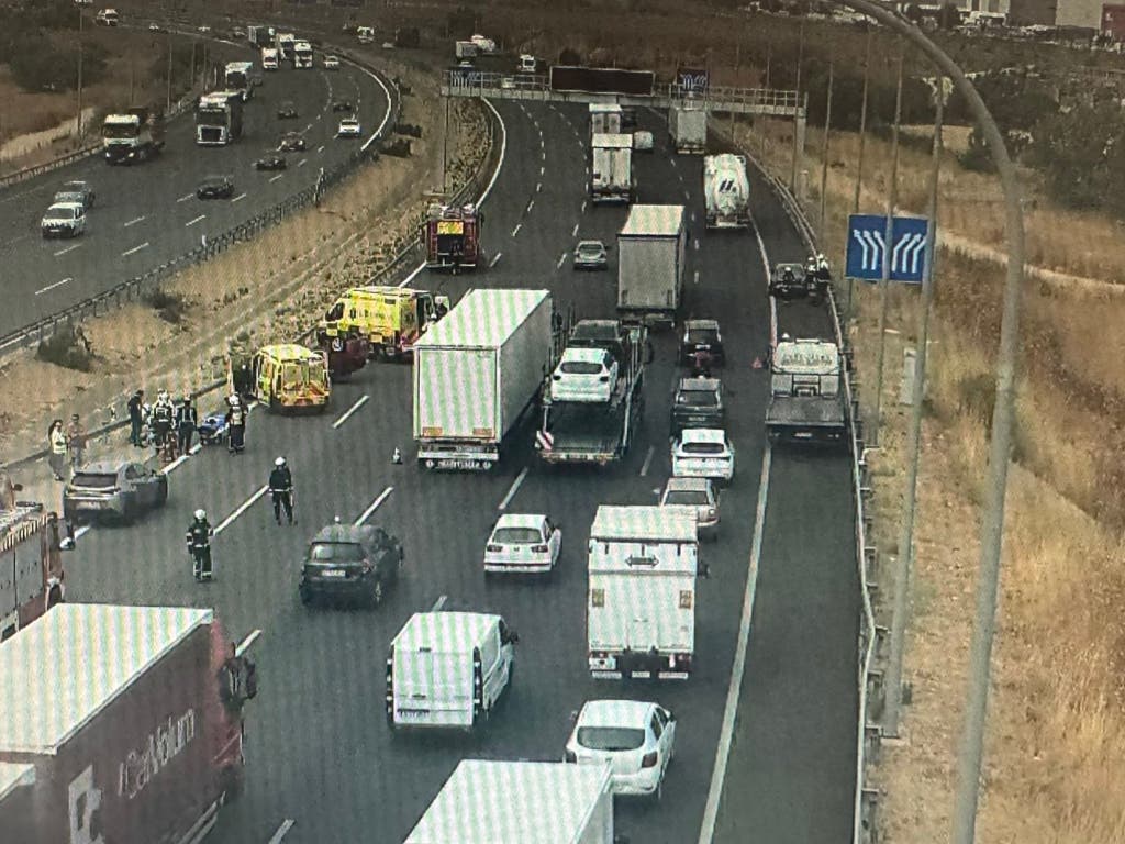 Atasco en la M-45 por un accidente múltiple en San Fernando de Henares