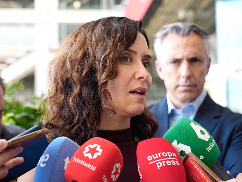 Ayuso considera de «extrema gravedad» la situación judicial de la mujer de Sánchez y su hermano