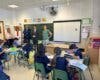 La Comunidad de Madrid elimina las tablets en Infantil y Primaria: los alumnos vuelven a los libros