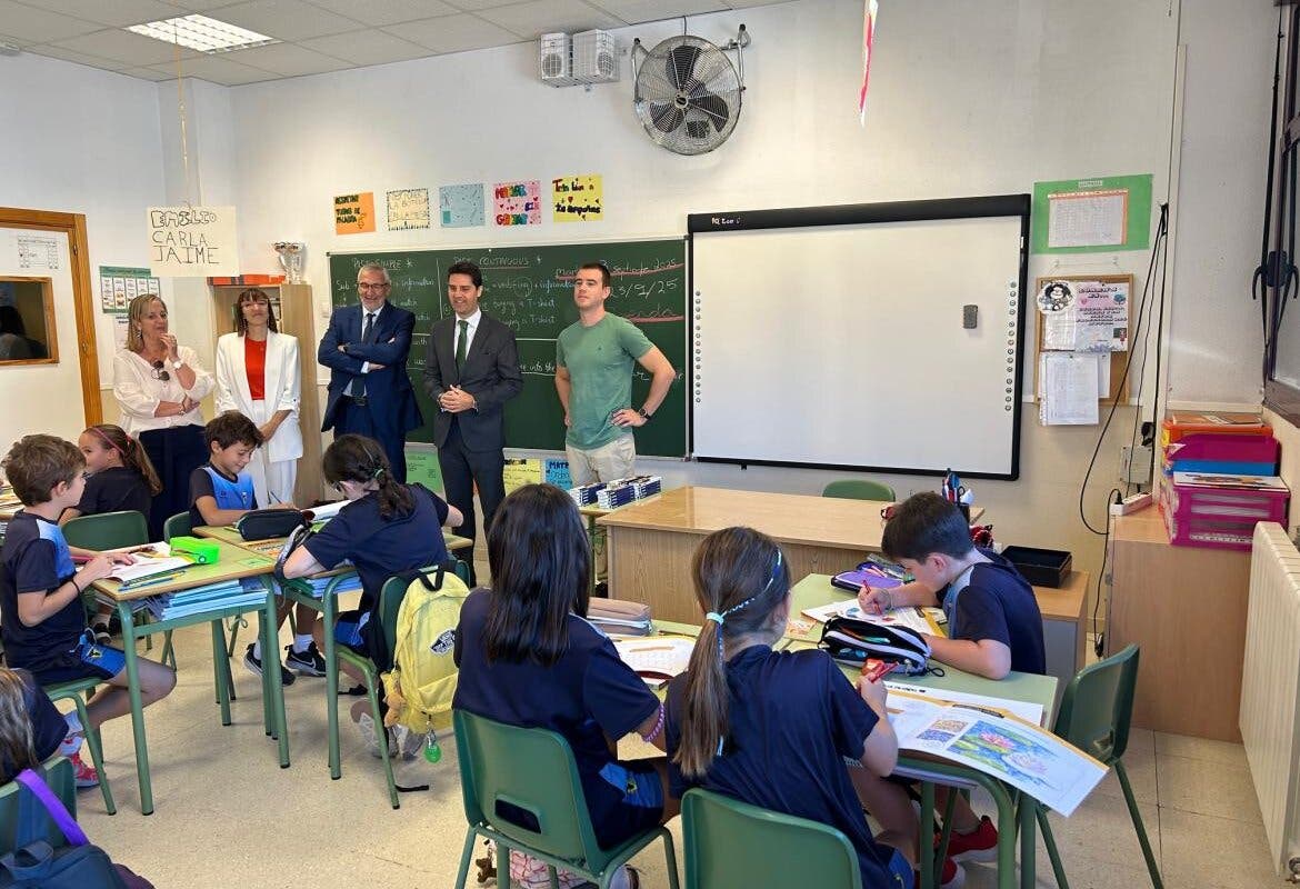 La Comunidad de Madrid elimina las tablets en Infantil y Primaria: los alumnos vuelven a los libros