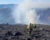 Varios medios aéreos y terrestres trabajan en un incendio forestal en Guadalajara que sigue sin control