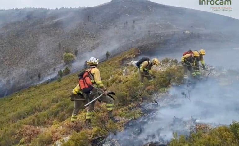 El incendio de Peñalba de la Sierra en Guadalajara se mantiene en nivel 2 tras arrasar 3.000 hectáreas