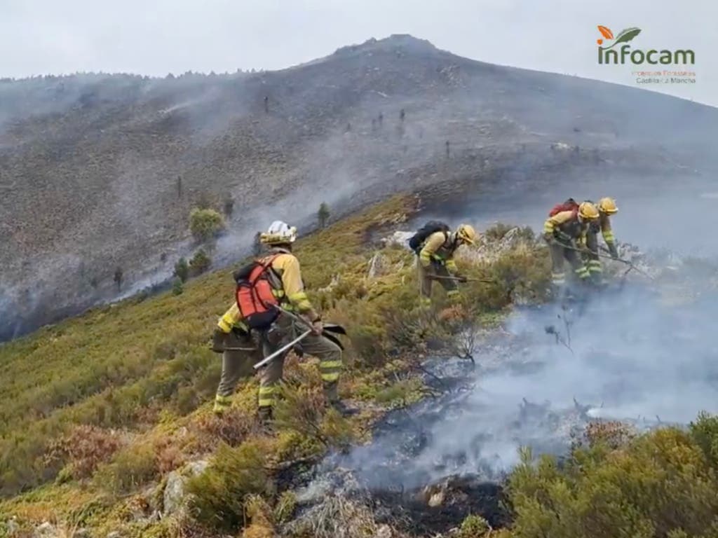 El incendio de Peñalba de la Sierra en Guadalajara se mantiene en nivel 2 tras arrasar 3.000 hectáreas