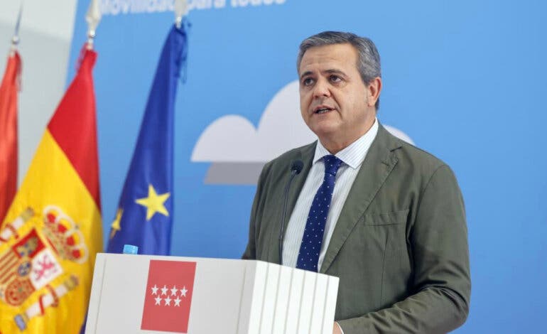 El consejero de Transportes de Ayuso, Jorge Rodrigo, deja temporalmente su cargo para tratarse un cáncer