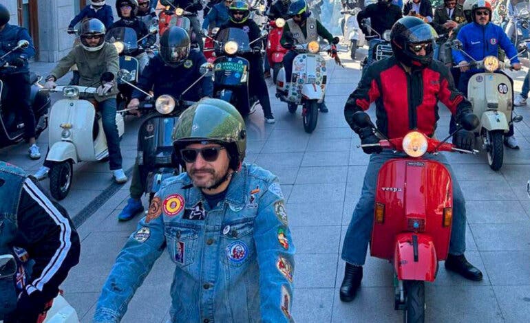 Vespalcalá reúne este sábado a 200 Vespas en Alcalá de Henares