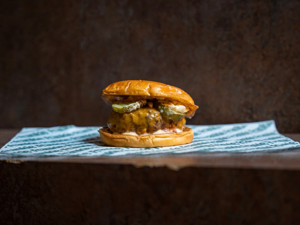 Frankie Burgers lleva la mejor hamburguesa de Alcalá de Henares al Mercado Cervantino 2025