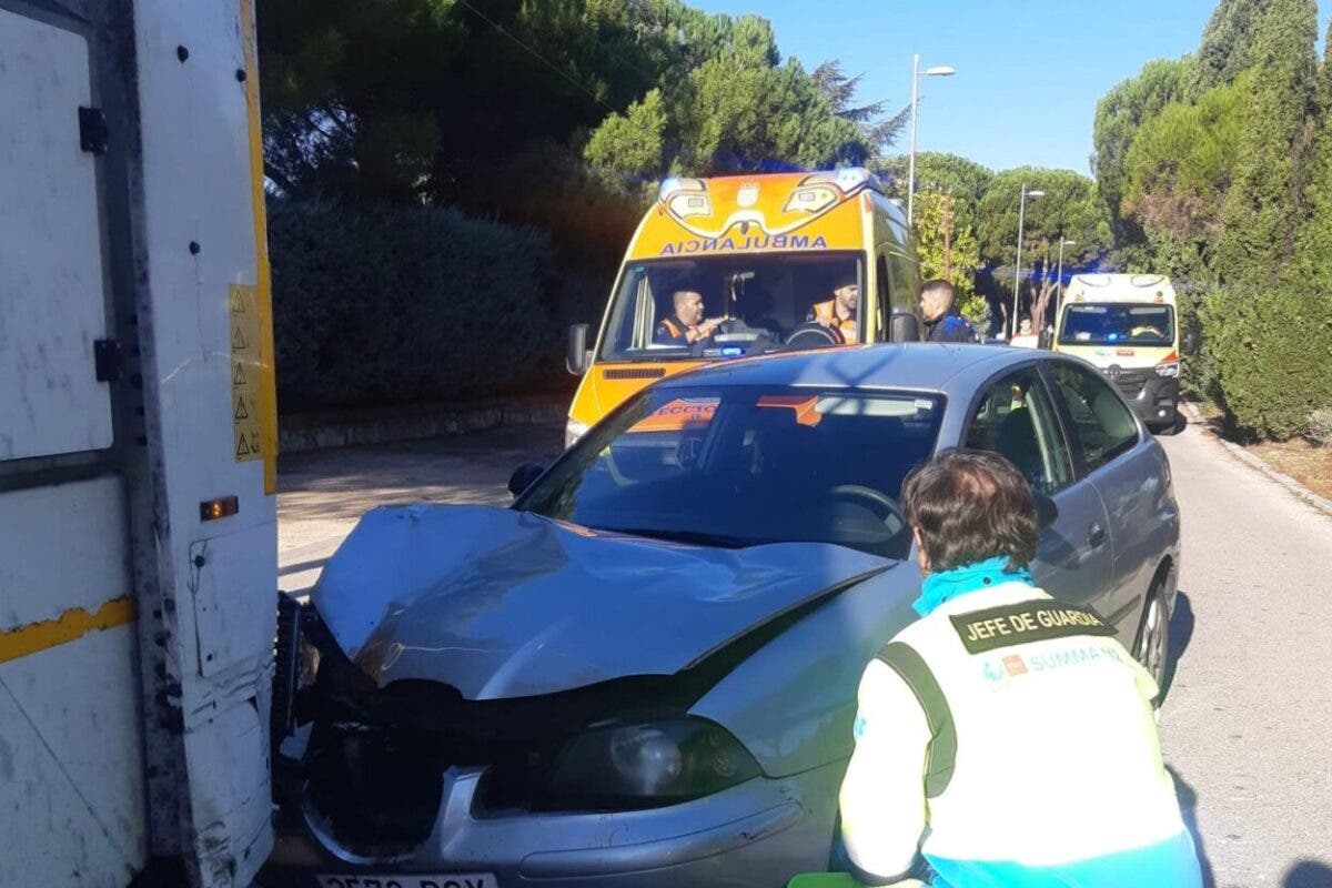 Un hombre pierde una pierna tras un alcance entre un turismo y un camión en Boadilla