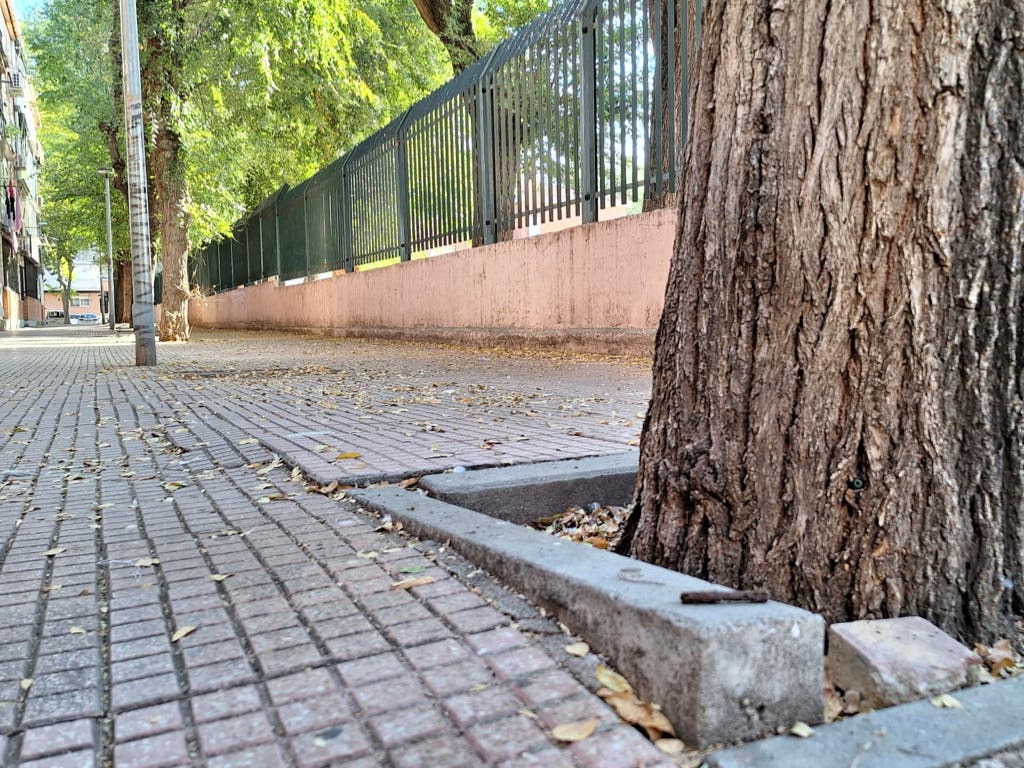 Alcalá de Henares invierte 140.000 euros en la mejora del entorno del colegio Santos Niños
