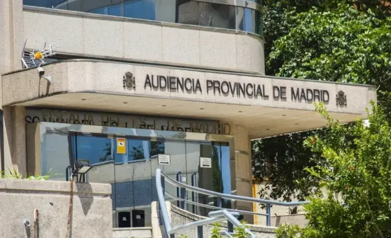 20 años de cárcel para el joven que asesinó a su exnovia de 42 puñaladas en Parla