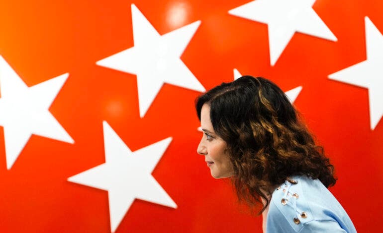 Ayuso acusa a Sánchez de dar «lecciones de machito» sobre el aborto y confiesa que perdió dos bebés