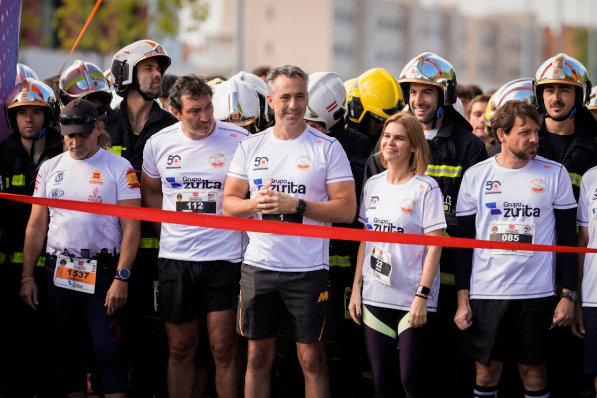 La carrera Memorial ha recordado este domingo en Alcalá de Henares a los bomberos fallecidos en acto de servicio