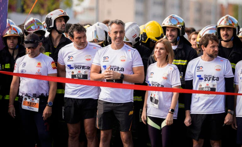 La carrera Memorial ha recordado este domingo en Alcalá de Henares a los bomberos fallecidos en acto de servicio