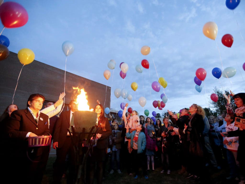 Alcalá de Henares conmemora el Día de Todos los Santos con actos religiosos y el Atardecer de las Luces