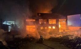 Controlado un incendio en una nave industrial de 1.000 m² en Griñón